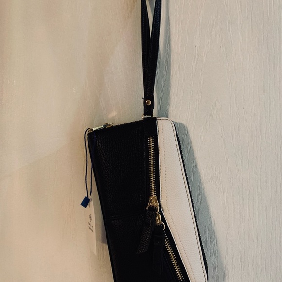 Zipper Wallet with Wrist Strap - NWT - Picture 6 of 6